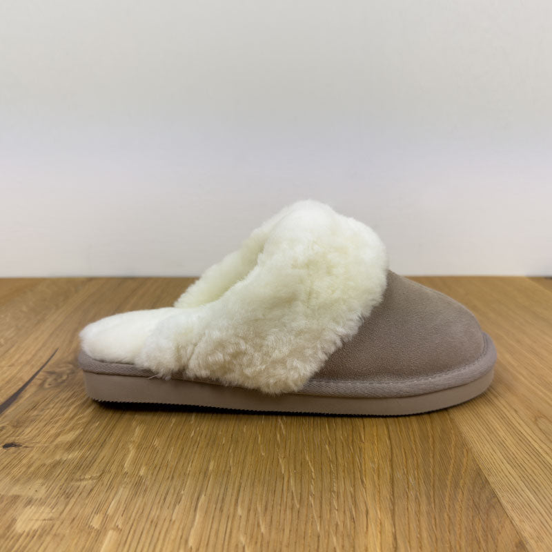 Lammfell-Pantoffeln beige