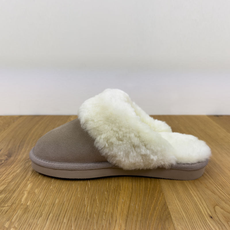 Lammfell-Pantoffeln beige
